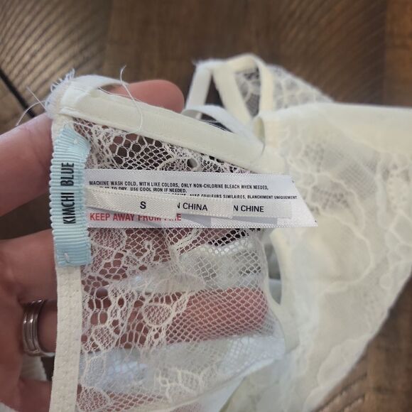 Urban Outfitters x Kimchi Blue ivory lace bandeau - Picture 4 of 4